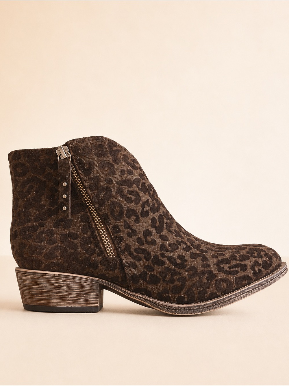 Buckle Very G Gypsy Jazz Leopard Almond Toe Ankle Booties Boots in Chocolate - Picture 11 of 12